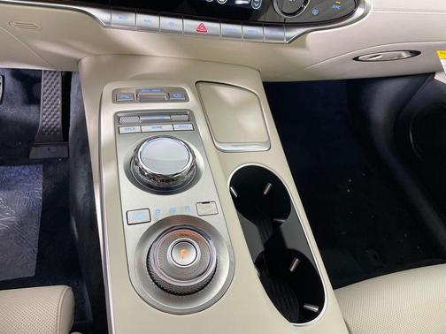 2025 Genesis Electrified GV70 Advanced