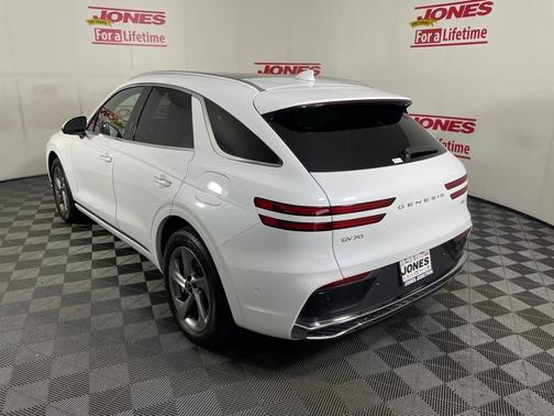 2026 Genesis GV70 2.5T Advanced