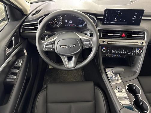 2026 Genesis G70 2.5T Standard