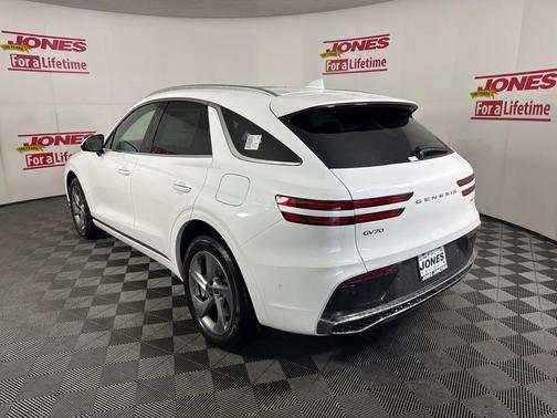 2026 Genesis GV70 2.5T Advanced