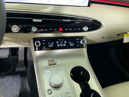 2026 Genesis GV70 2.5T