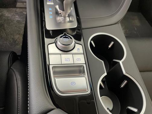 2026 Genesis G70 2.5T Standard