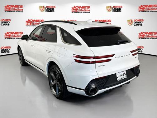 White 2022 Genesis GV70 3.5T Sport