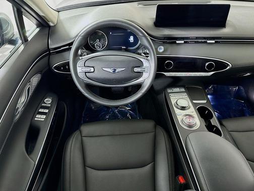 2024 Genesis GV70 2.5T