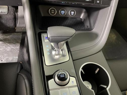 2026 Genesis G70 2.5T Standard