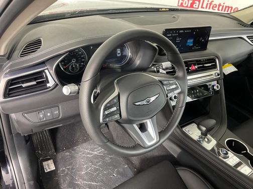 2026 Genesis G70 2.5T Standard