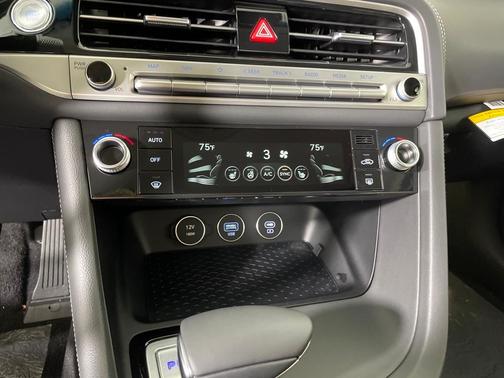 2026 Genesis G70 2.5T Standard