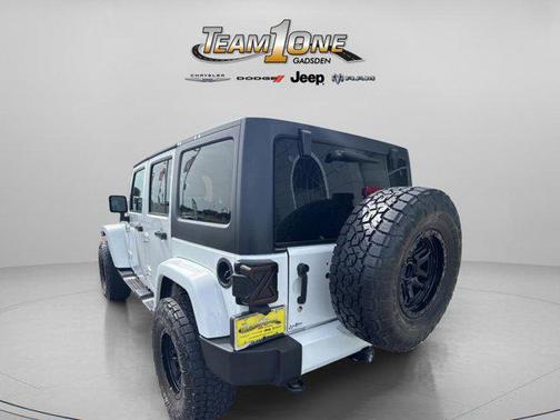 Bright White Clearcoat 2016 Jeep Wrangler Unlimited Sahara