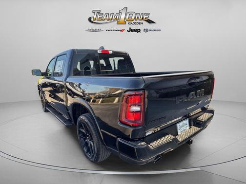 Diamond Black Crystal Pearlcoat 2026 RAM 1500 Laramie