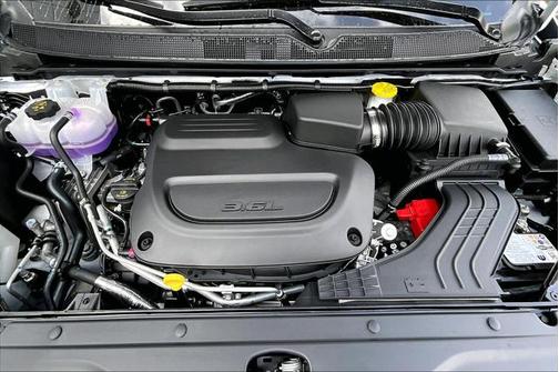 2025 Chrysler Voyager LX