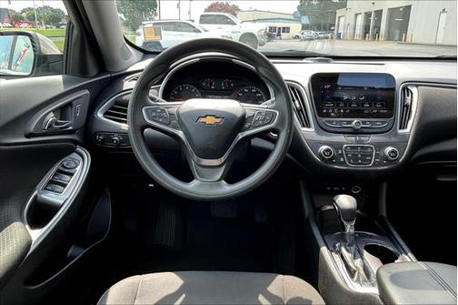 2022 Chevrolet Malibu FWD LT