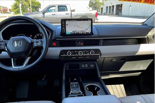 2025 Honda Pilot Touring 8-Passenger