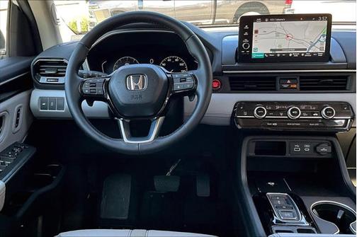 2025 Honda Pilot Touring 8-Passenger