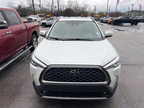 2023 Toyota Corolla Cross XLE