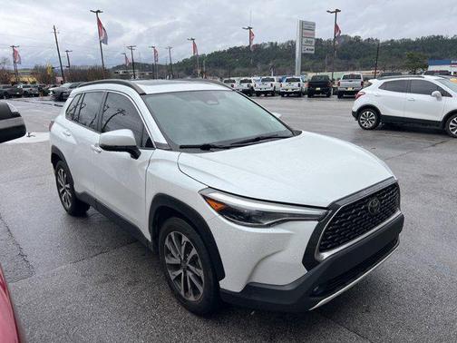 2023 Toyota Corolla Cross XLE