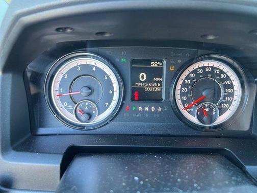 2017 RAM 2500 Tradesman Crew Cab 4x4 6'4' Box