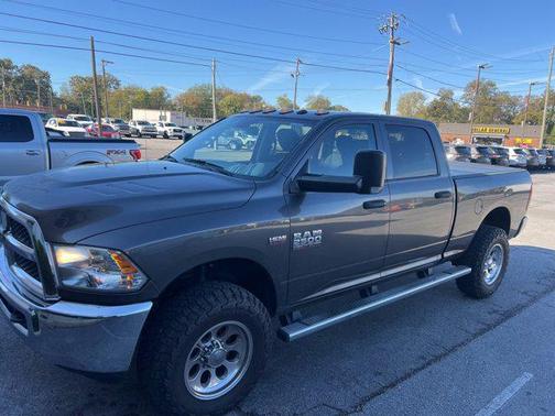 2017 RAM 2500 Tradesman Crew Cab 4x4 6'4' Box