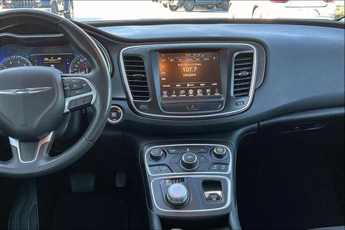 2017 Chrysler 200 Limited
