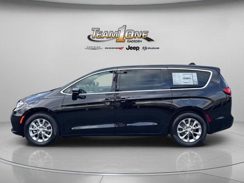 Diamond Black Crystal Pearlcoat 2026 Chrysler Pacifica Limited
