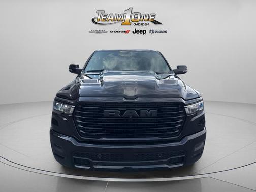 Diamond Black Crystal Pearlcoat 2026 RAM 1500 Laramie