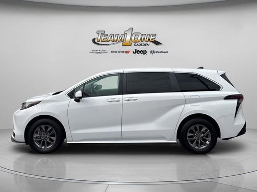 Ice 2023 Toyota Sienna LE