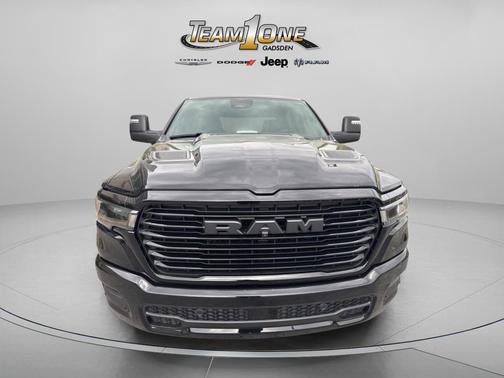Diamond Black Crystal Pearlcoat 2026 RAM 1500 Laramie