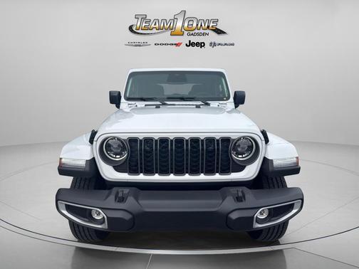 Bright White Clearcoat 2026 Jeep Gladiator Sahara 4x4