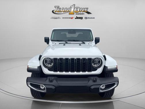 Bright White Clearcoat 2026 Jeep Gladiator Sahara 4x4
