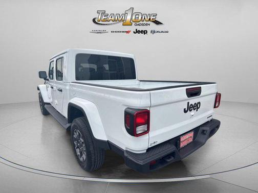 2026 Jeep Gladiator Sahara 4x4