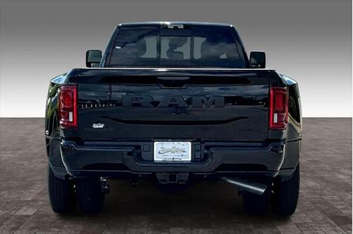 2025 RAM 3500 Big Horn Crew Cab 4x4 8' Box