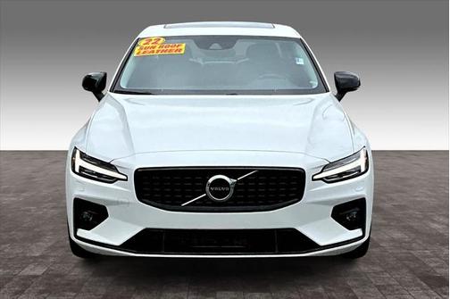 2022 Volvo S60 T5 Momentum