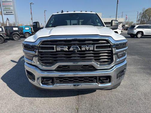 2025 RAM 2500 Tradesman Crew Cab 4x4 6'4' Box
