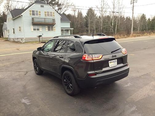 2023 Jeep Cherokee Altitude Lux