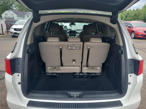 White 2024 Honda Odyssey EX-L
