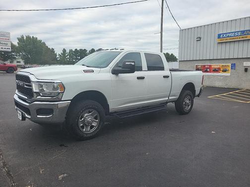 Bright White Clearcoat 2024 RAM 2500 Tradesman