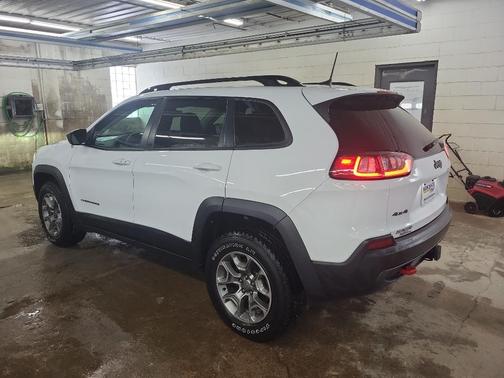 2022 Jeep Cherokee Trailhawk