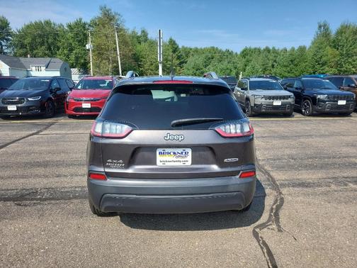 Granite Crystal Clearcoat Metallic 2019 Jeep Cherokee Latitude Plus