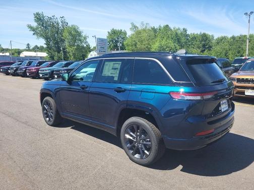 Fathom Blue Pearlcoat 2026 Jeep Grand Cherokee Limited