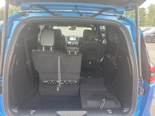 Hydro Blue Pearlcoat 2027 Chrysler Pacifica SELECT