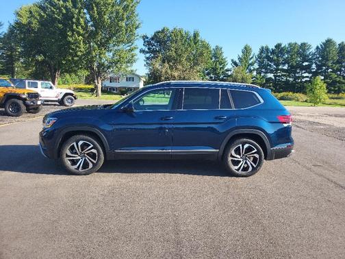 Tourmaline Blue Metallic 2021 Volkswagen Atlas 3.6 V6 SEL Premium