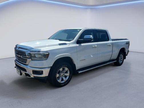Bright White Clearcoat 2022 RAM 1500 Laramie