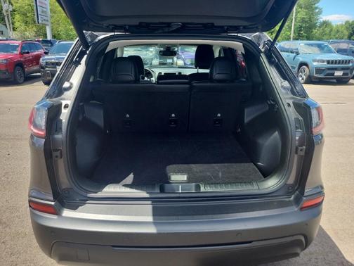 Granite Crystal Clearcoat Metallic 2023 Jeep Cherokee Altitude Lux