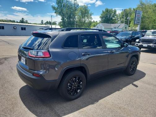 Granite Crystal Clearcoat Metallic 2023 Jeep Cherokee Altitude Lux