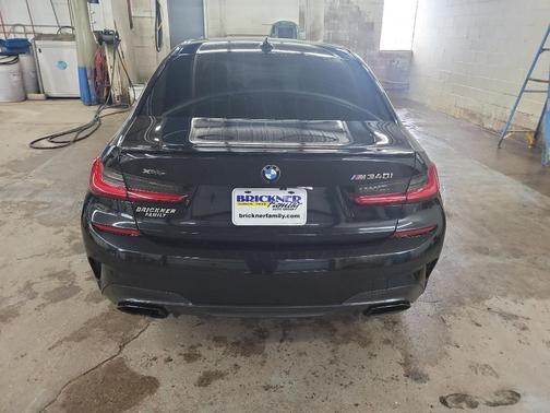 Black Sapphire Metallic 2021 BMW M340 i xDrive
