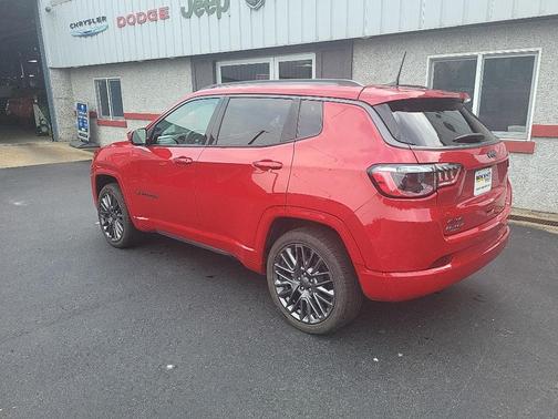 2022 Jeep Compass (RED) Edition