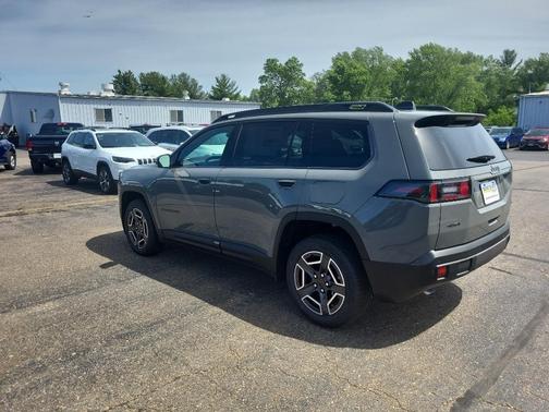 Sting Gray Clearcoat 2026 Jeep Cherokee LAREDO/LIMITED