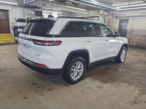 2026 Jeep Grand Cherokee Laredo X