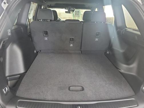 2026 Jeep Grand Cherokee Laredo X