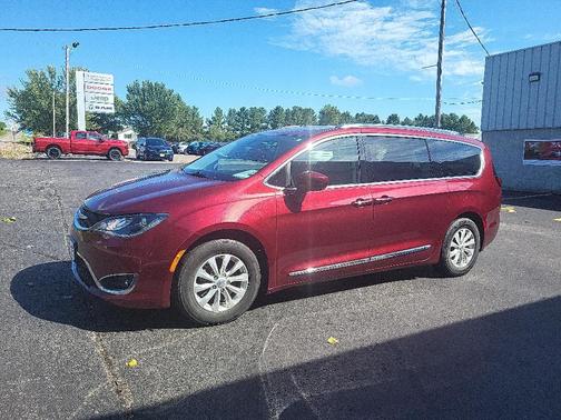 Velvet Red Pearlcoat 2018 Chrysler Pacifica Touring-L Plus