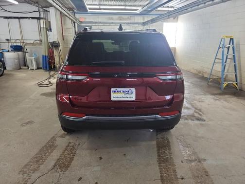 2026 Jeep Grand Cherokee Laredo